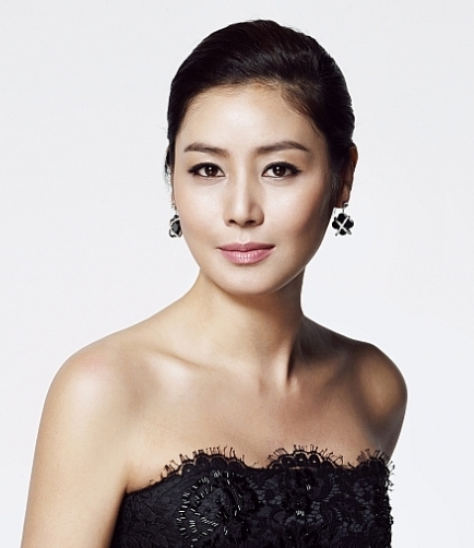 Bí quyết giữ nét trẻ trung của hoa hậu Hàn Quốc